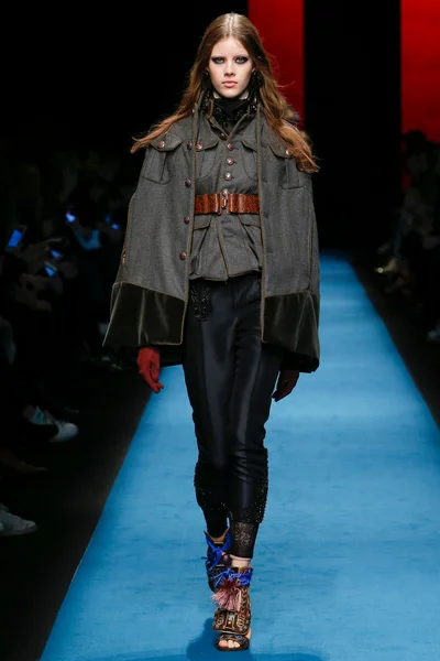 Look 23